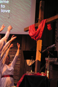 Good Friday service 2003  (Revisit or refresh page to view another image)